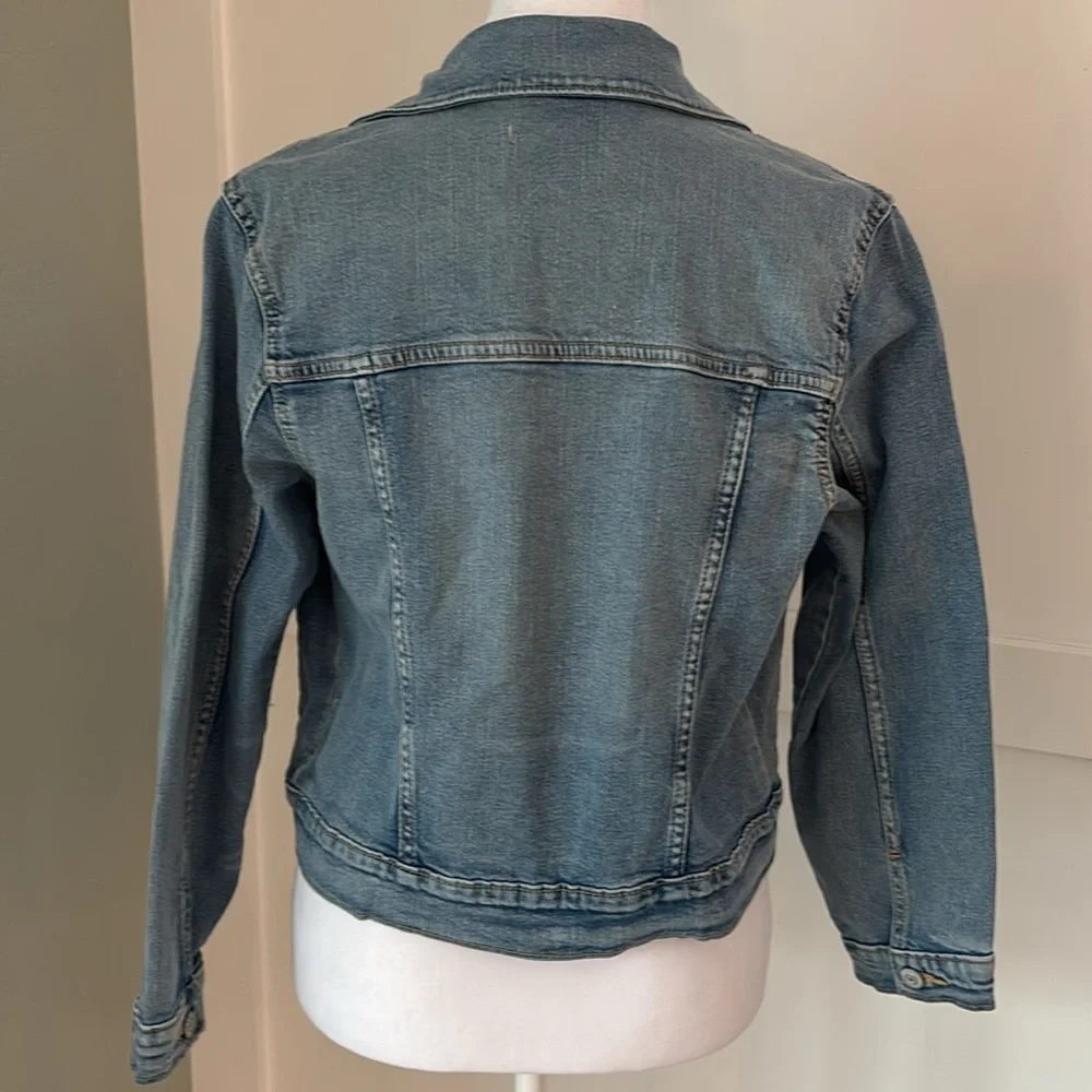 Old Navy Blue Denim Jacket kids size 10-12 in excellent condition